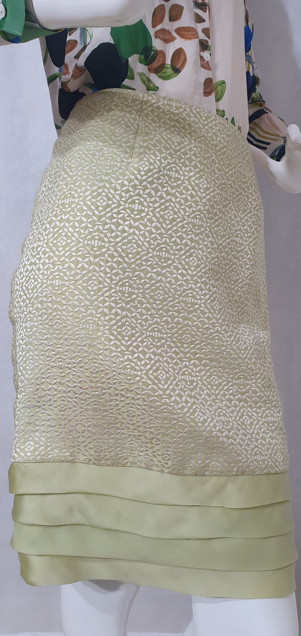 Roland Nivelais Sage Silk Jacquard Tiered Hem Pencil Skirt