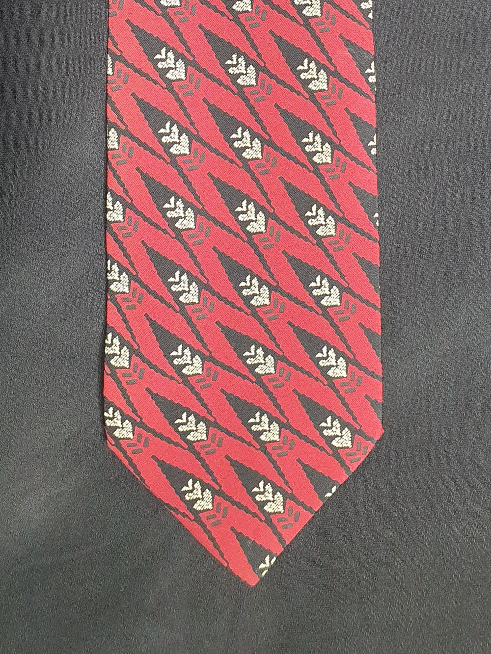 Giorgio Armani Cravatte Silk Tie - Red and Black Geometric